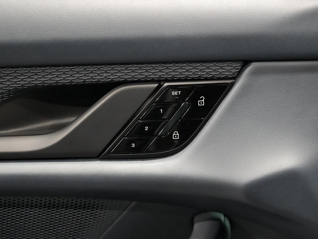 2020 Porsche Taycan Turbo| VOLCANO GREY METALLIC| 360 CAM|PANO|BOSE Photo