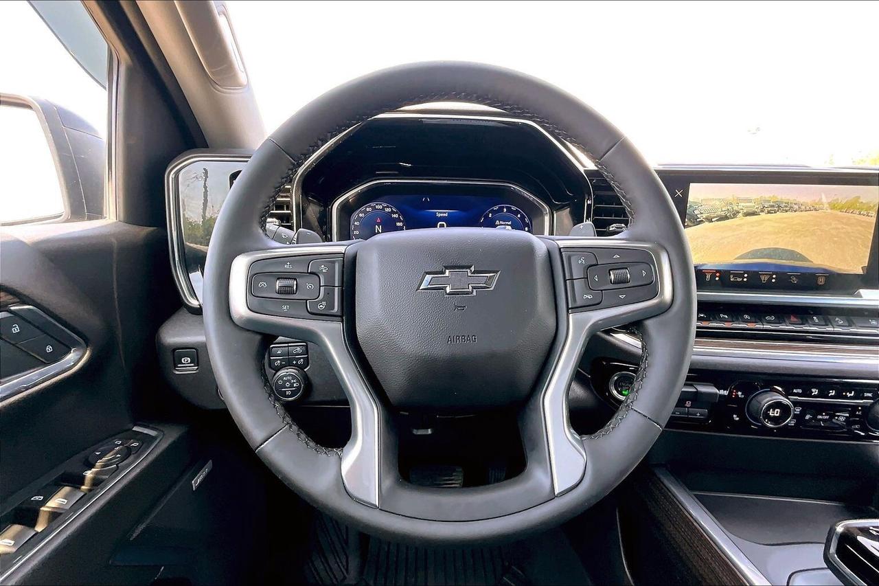 2024 Chevrolet Silverado 1500 LT Trail Boss Premium | Midnight Ed | 5.3L V8 |4X4 Photo4