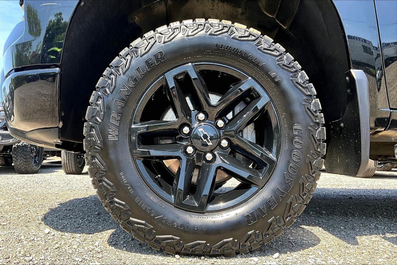 2024 Chevrolet Silverado 1500 LT Trail Boss Premium | Midnight Ed | 5.3L V8 |4X4 Photo