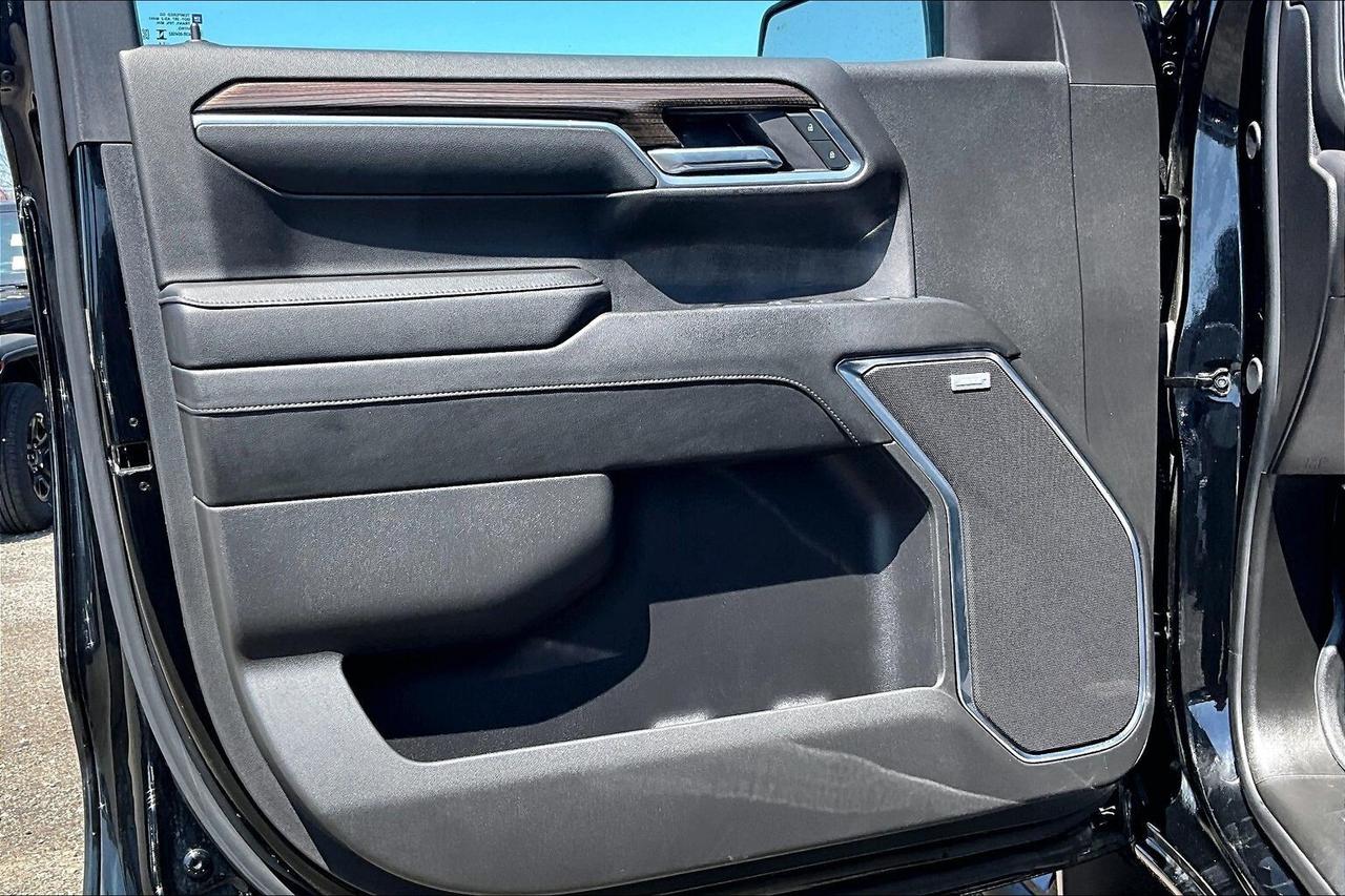 2024 Chevrolet Silverado 1500 LT Trail Boss Premium | Midnight Ed | 5.3L V8 |4X4 Photo