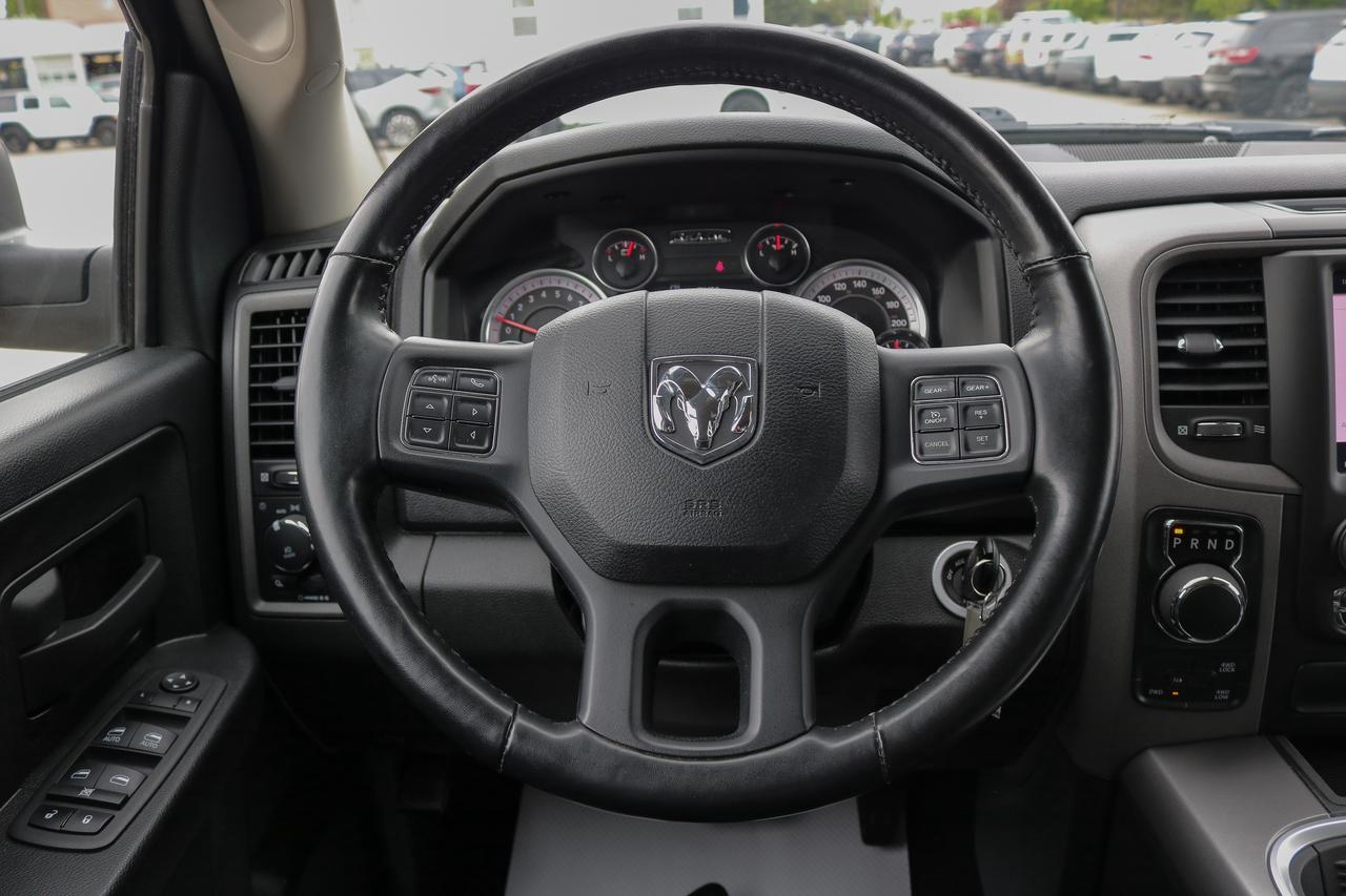 2022 RAM 1500 Classic Express 4x4 Quad Cab 6'4  Box | REMOTE START | Photo