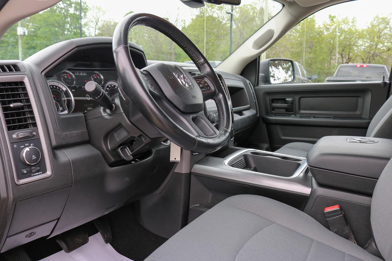 2022 RAM 1500 Classic Express 4x4 Quad Cab 6'4  Box | REMOTE START | Photo
