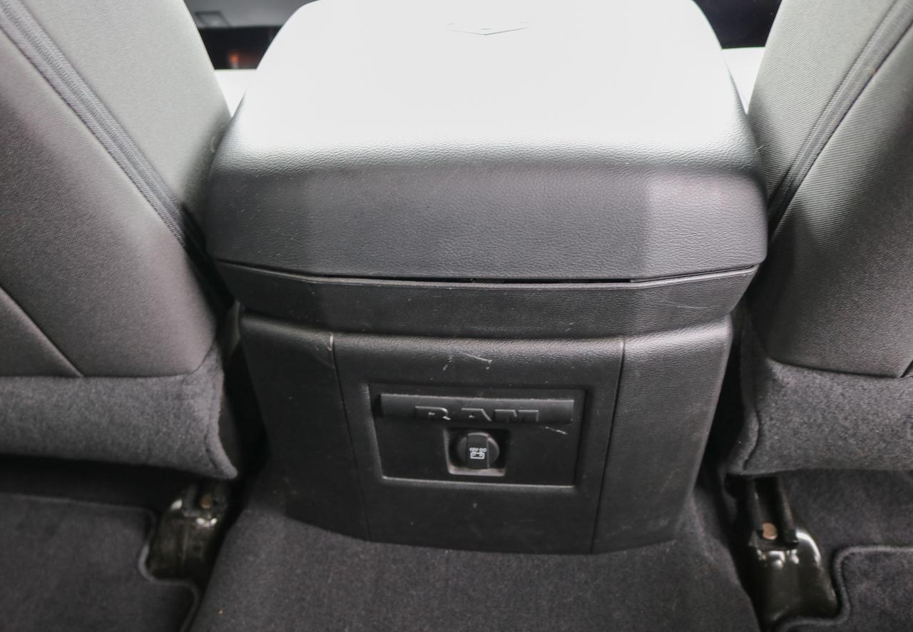 2022 RAM 1500 Classic Express 4x4 Quad Cab 6'4  Box | REMOTE START | Photo