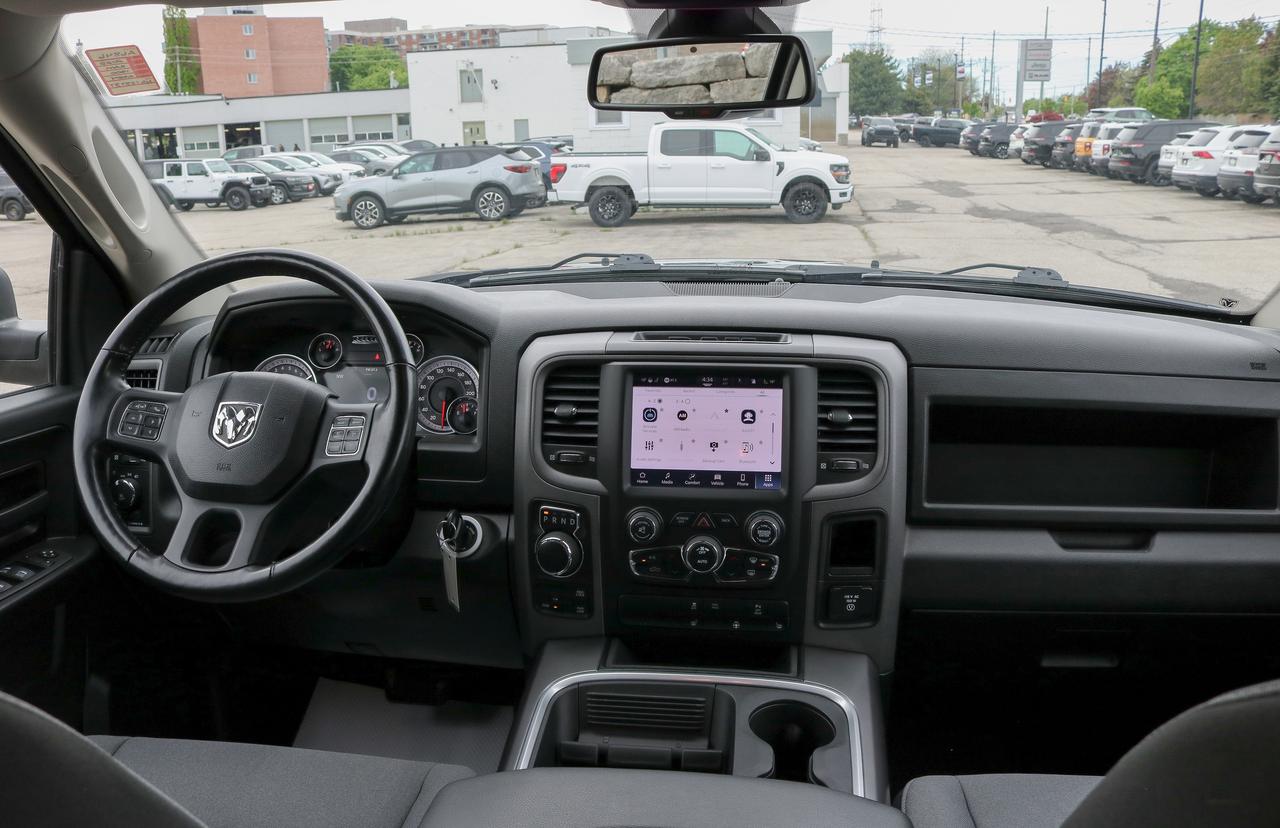 2022 RAM 1500 Classic Express 4x4 Quad Cab 6'4  Box | REMOTE START | Photo