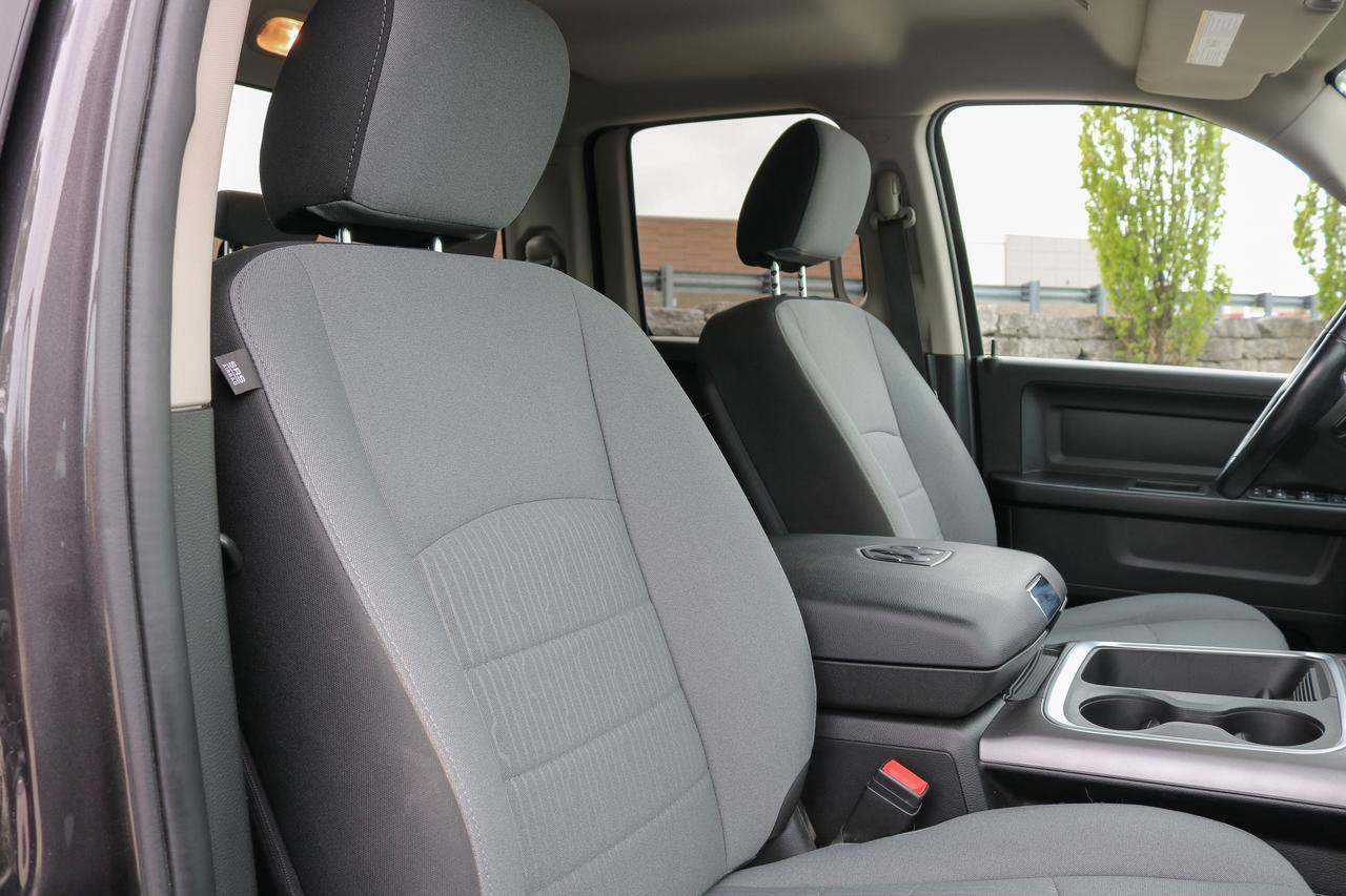 2022 RAM 1500 Classic Express 4x4 Quad Cab 6'4  Box | REMOTE START | Photo