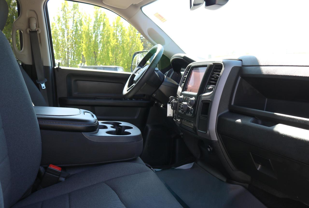 2023 RAM 1500 Classic Express 4x4 Crew Cab 5'7  Box | TRAILER HITCH | Photo