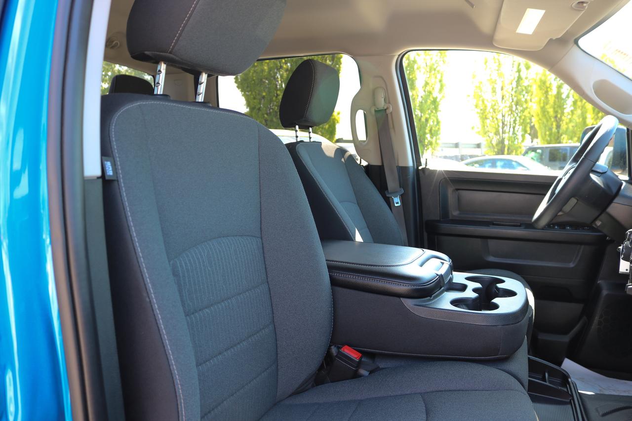 2023 RAM 1500 Classic Express 4x4 Crew Cab 5'7  Box | TRAILER HITCH | Photo
