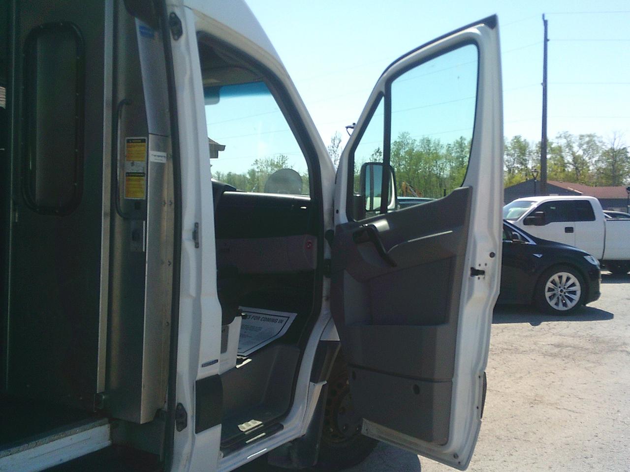 2016 Mercedes-Benz Sprinter 3500 SERVICE VAN RWD 3500 V6 144 Photo