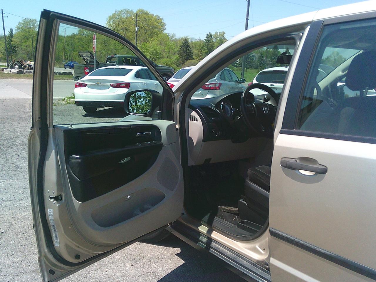 2015 Dodge Grand Caravan 4dr Wgn Canada Value Package + TOW PKG Photo