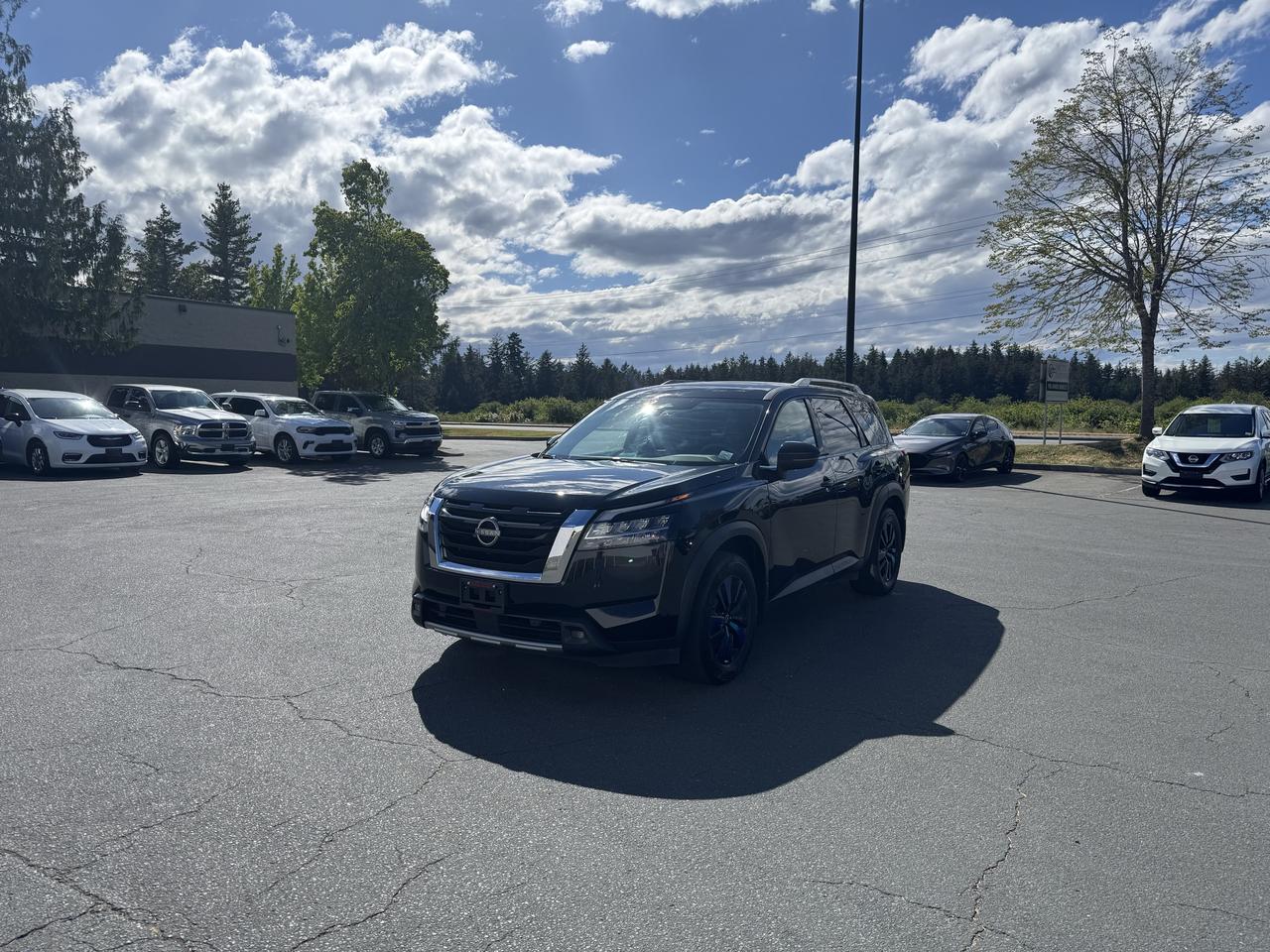 2022 Nissan Pathfinder SL