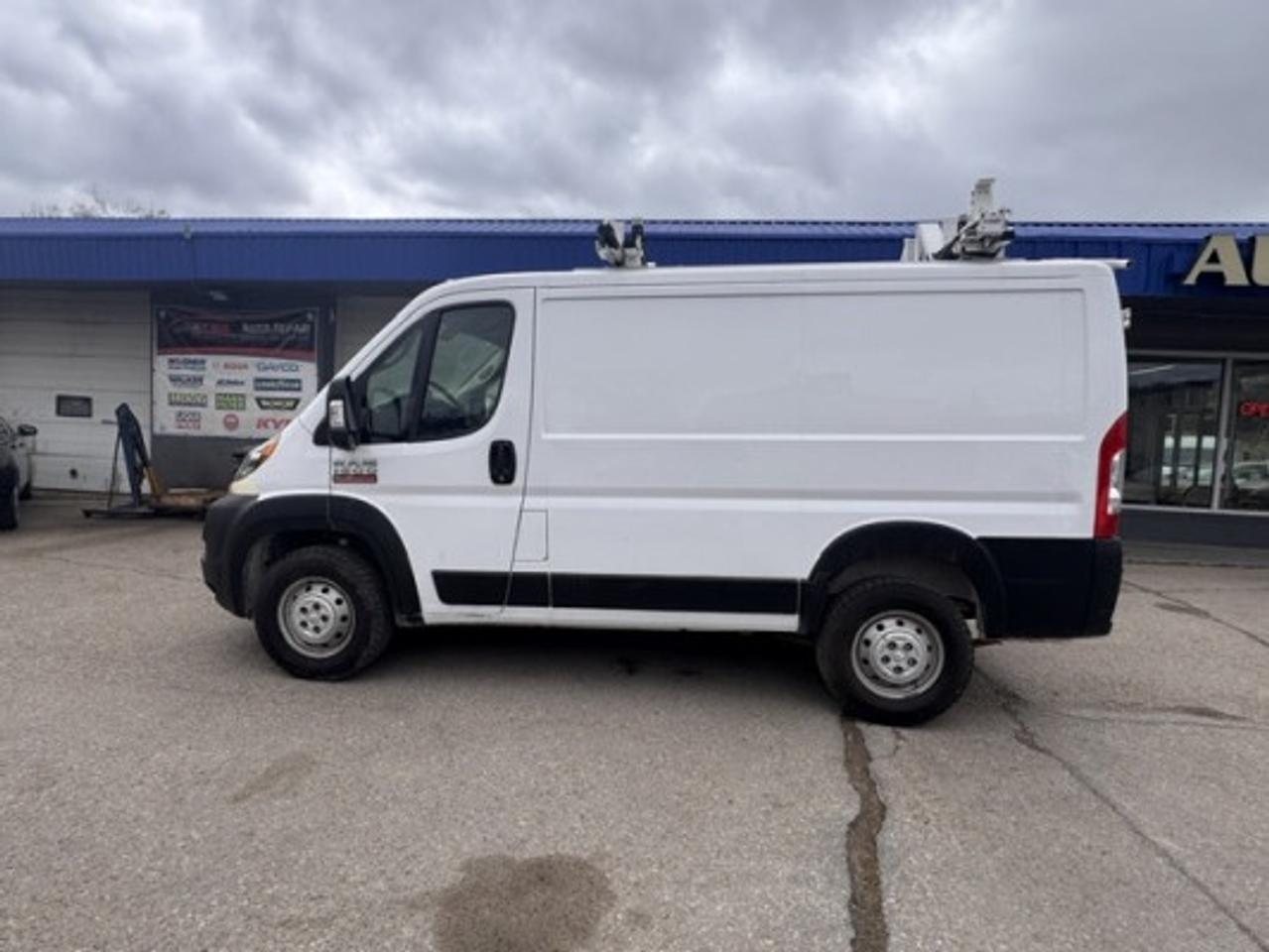 <p>Auto Save (Dealer # 1747)</p>
<p>2020 RAM PROMASTER 1500 CARGO VAN, FWD 172,874 KM</p>
<p>3.6 L 6 CYLINDER ENGINE</p>
<p>&nbsp;</p>
<p>**Clean Title**</p>
<p>**Manitoba Safety**</p>
<p>&nbsp;</p>
<p>FEATURES:</p>
<p>&nbsp;</p>
<p>AIR CONDITIONING&nbsp;</p>
<p>AM/FM/CD</p>
<p>BACK UP CAMERA</p>
<p>BLUETOOTH</p>
<p>CRUISE CONTROL</p>
<p>POWER LOCKS</p>
<p>POWER STEERING</p>
<p>POWER WINDOWS</p>
<p>&nbsp;</p>
<p>Asking $18999+ taxes</p>
<p>** Financing Available O.A.C**</p>
<p>** Warranty Available **</p>
<p>&nbsp;</p>
<p>Call (204)-774-8900 or (204)-999-9500</p>
<p>Located 6 mins away from Polo Park Mall</p>
<p>1450 Notre Dame Ave, Winnipeg, Manitoba</p>
<p>www.autosavewpg.com</p>
<p>&nbsp;</p>
<p>While all information is believed to be accurate on this page, please verify any information in question with an Auto Save sales representative. Auto Save is not liable for any errors or omissions</p>