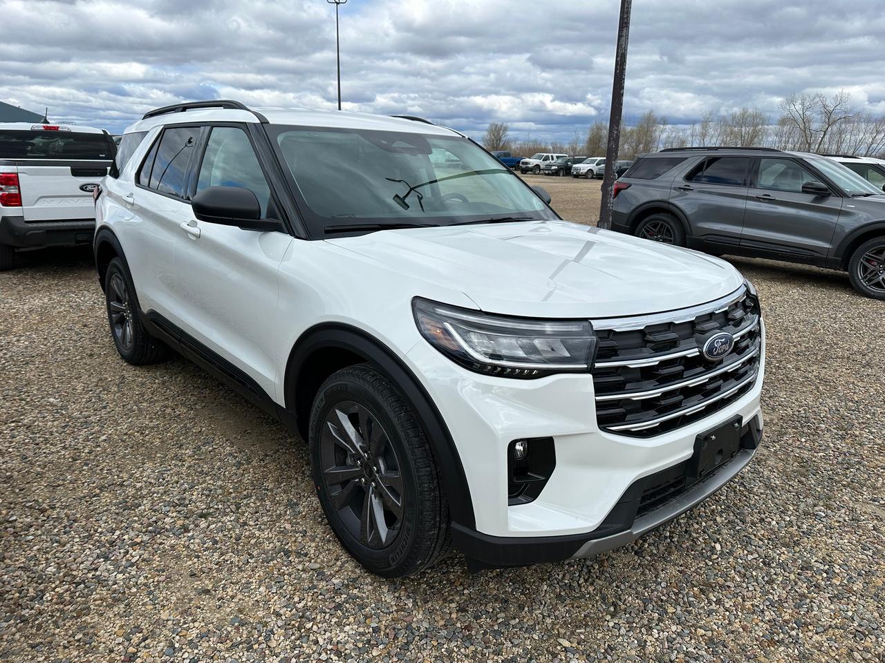 2026 Ford Explorer ACTIVE W/200A PKG 4WD 200A Photo2