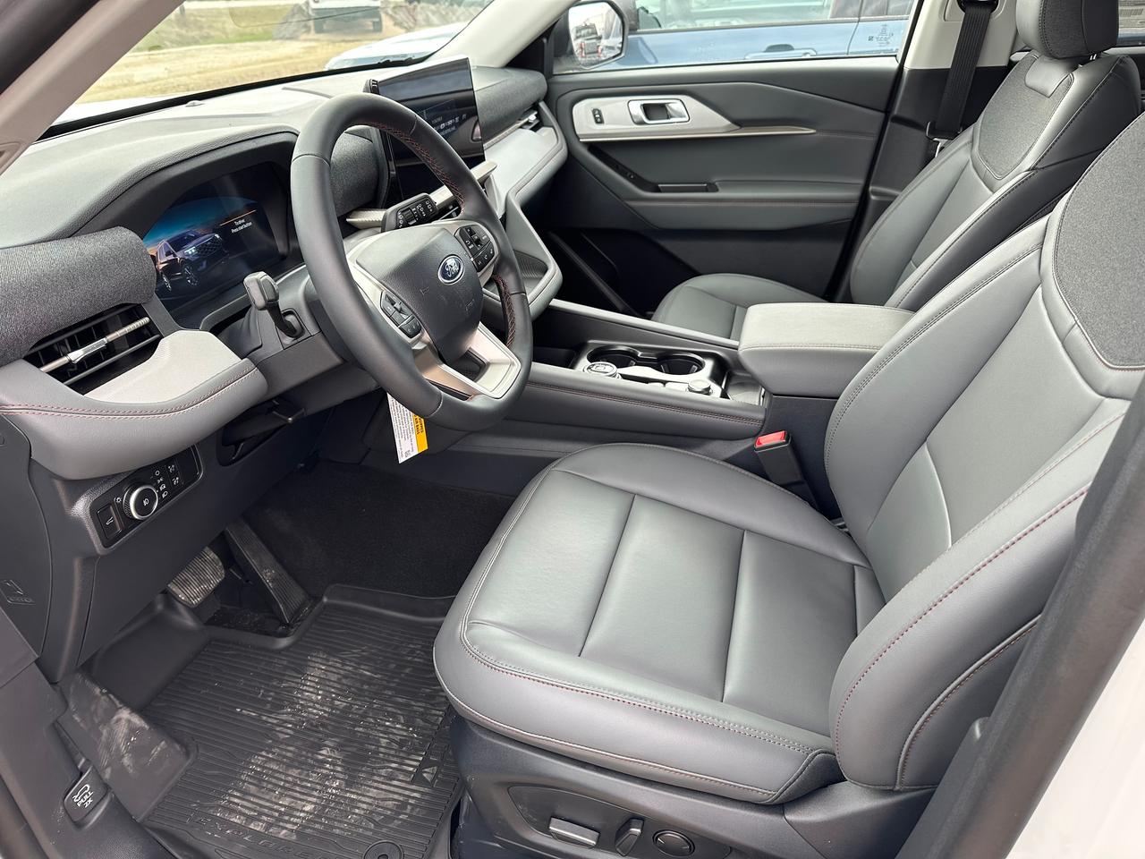 2026 Ford Explorer ACTIVE W/200A PKG 4WD 200A Photo5