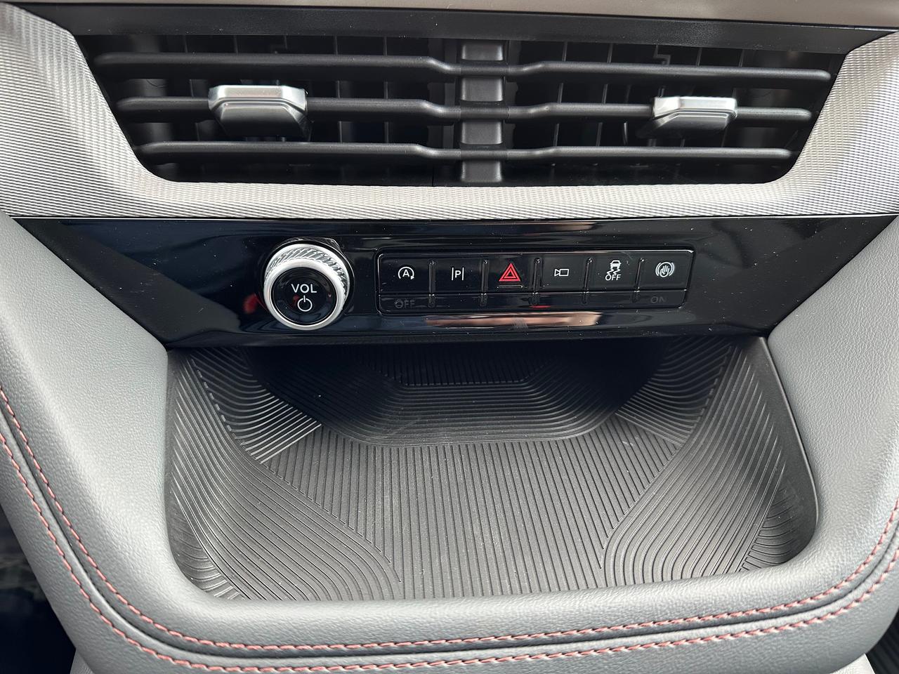2026 Ford Explorer ACTIVE W/200A PKG 4WD 200A Photo5