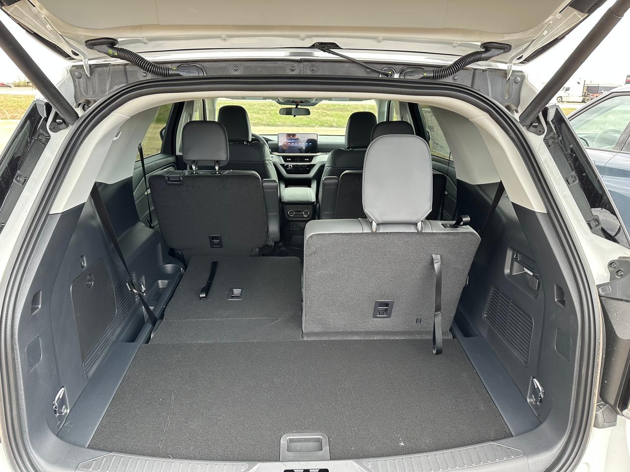 2026 Ford Explorer ACTIVE W/200A PKG 4WD 200A Photo5