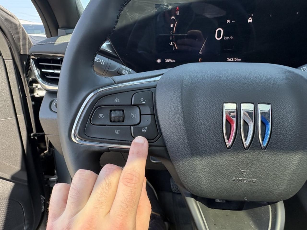 2025 Buick Envista Avenir  SUNROOF|LEATHER| Photo