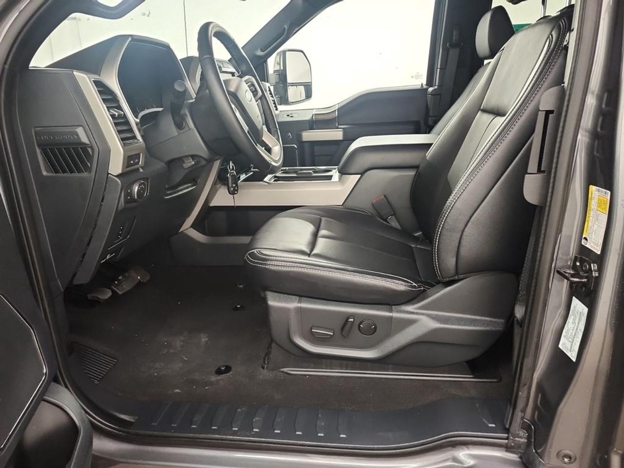 2022 Ford F-250 Super Duty SRW Lariat Photo4