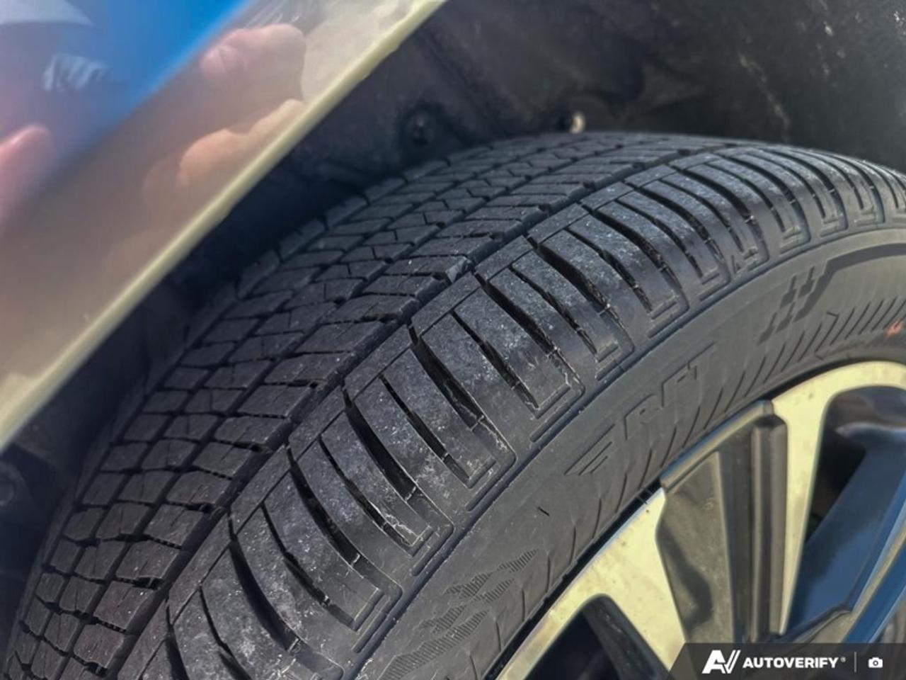 2025 Lexus UX 300h  UX 300H AWD HYBRID Photo