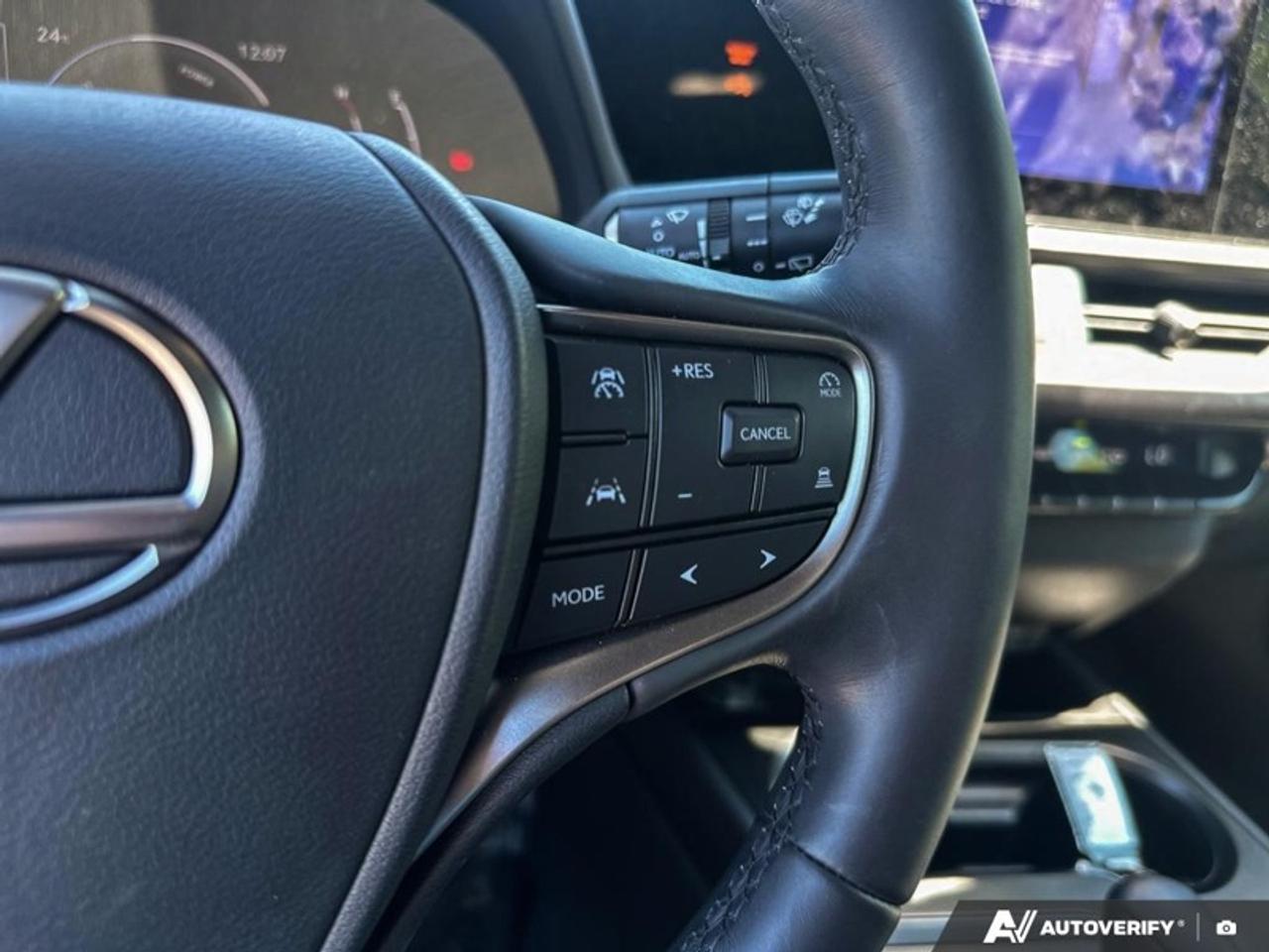 2025 Lexus UX 300h  UX 300H AWD HYBRID Photo