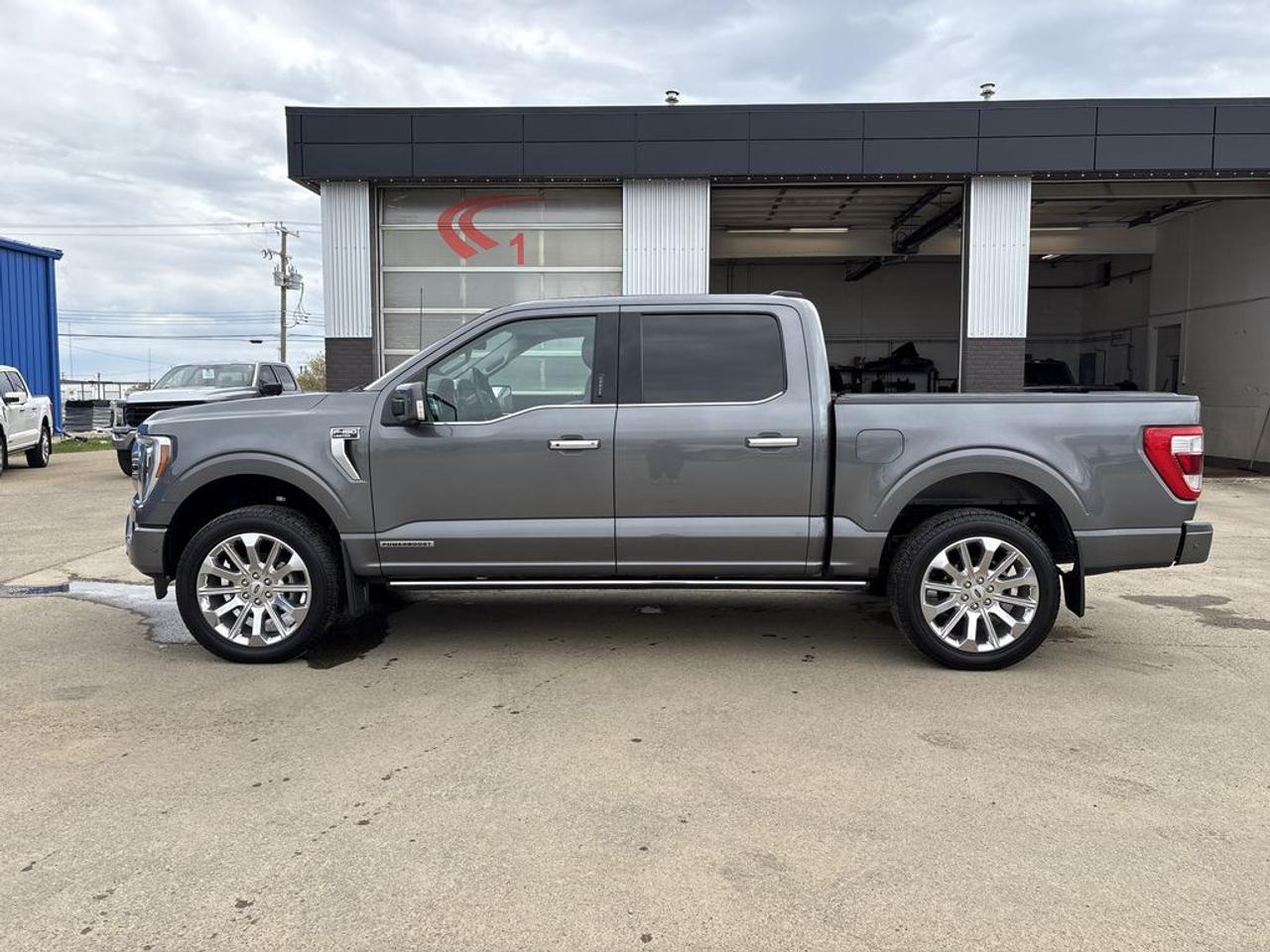 2023 Ford F-150 Limited  Photo3