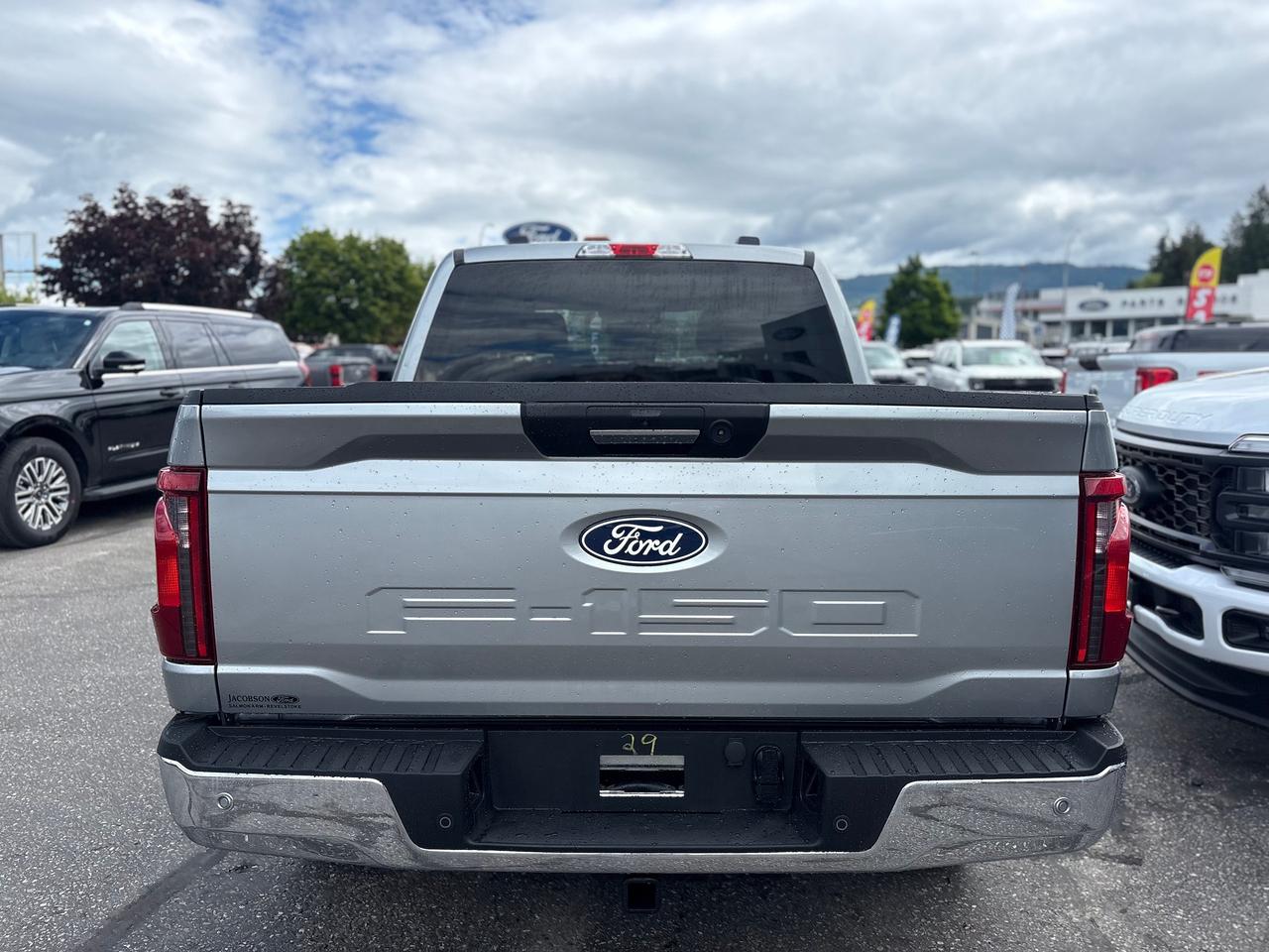 2024 Ford F-150 XLT Photo3