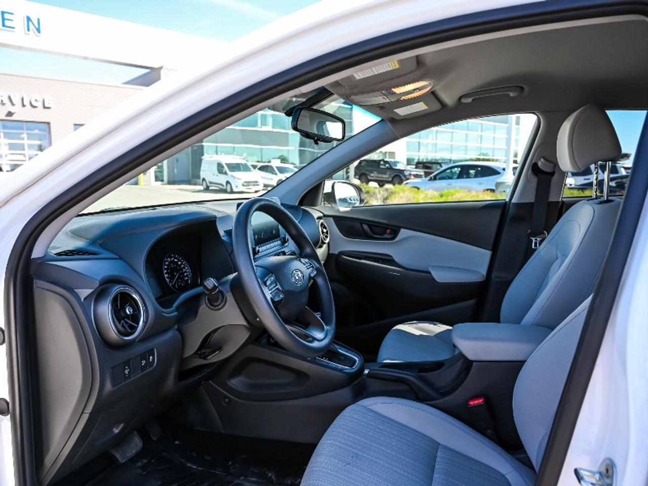 2022 Hyundai KONA LE Photo