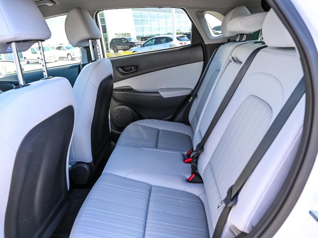 2022 Hyundai KONA LE Photo