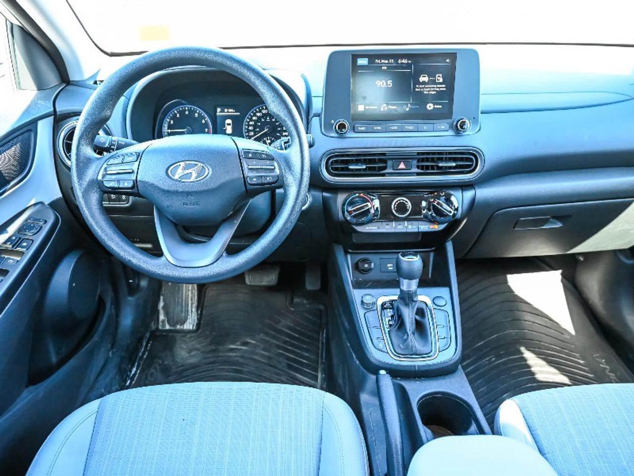 2022 Hyundai KONA LE Photo