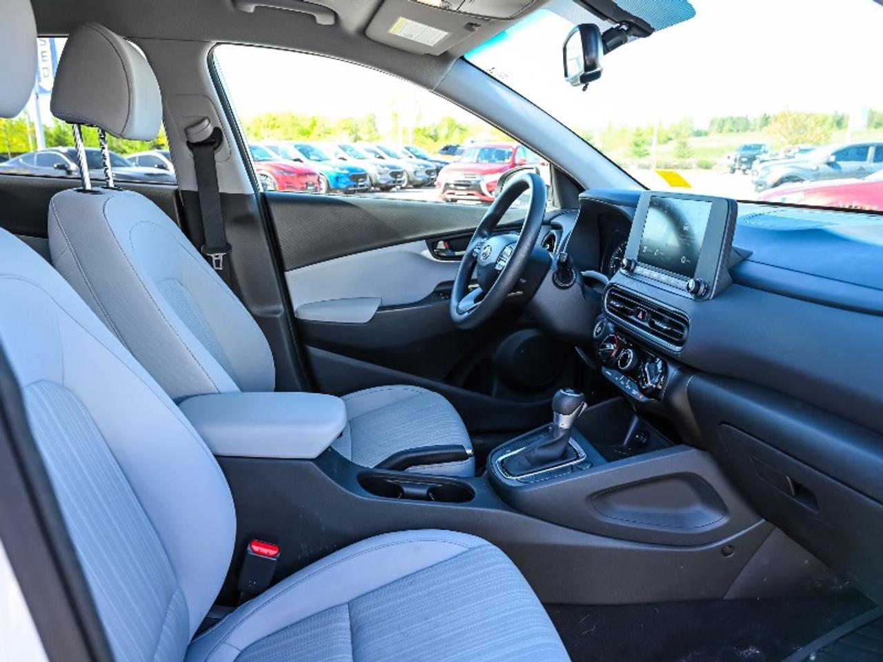 2022 Hyundai KONA LE Photo