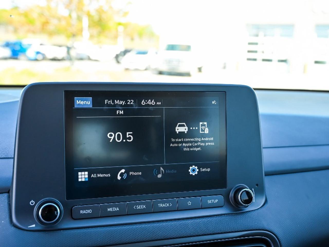 2022 Hyundai KONA LE Photo