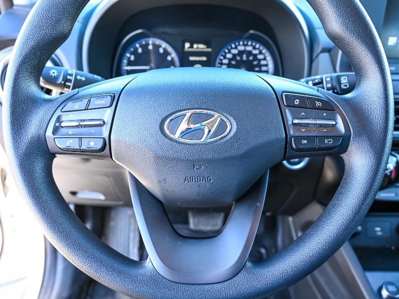 2022 Hyundai KONA LE Photo
