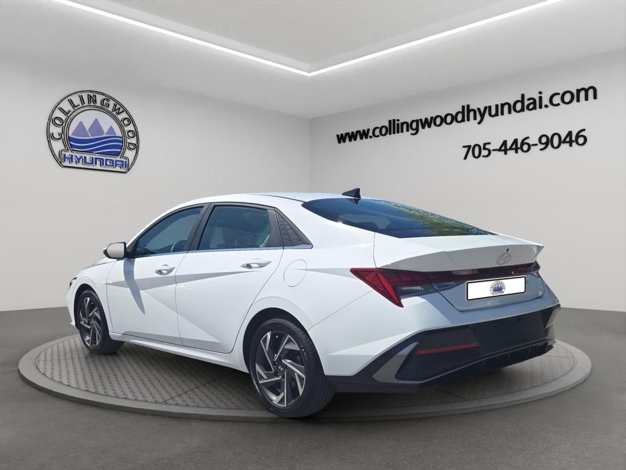 2024 Hyundai Elantra Luxury Photo