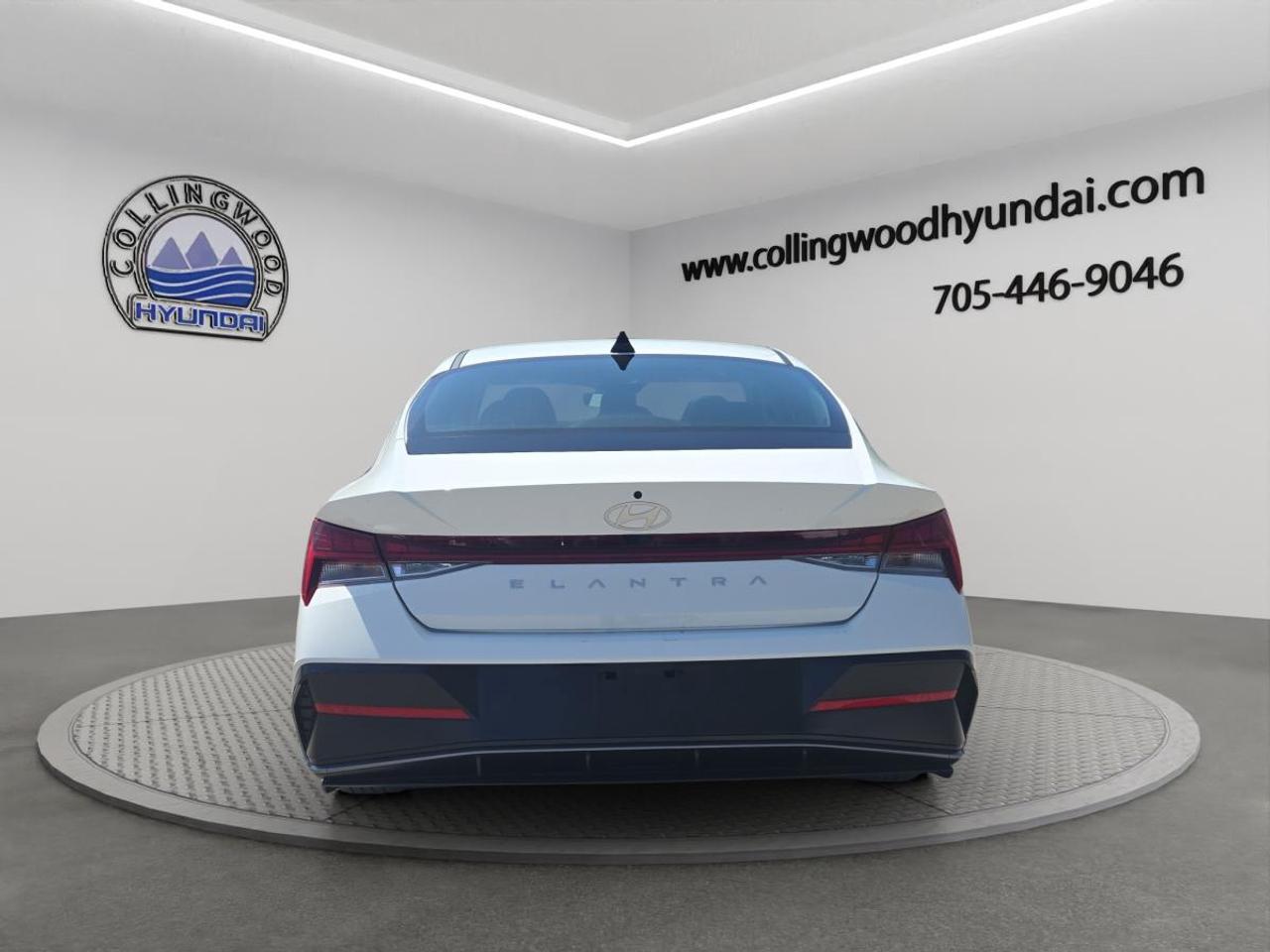 2024 Hyundai Elantra Luxury Photo