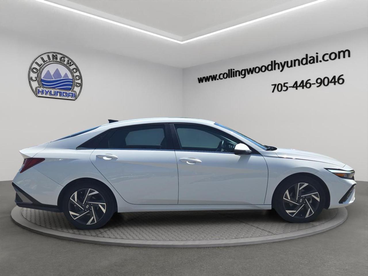 2024 Hyundai Elantra Luxury Photo