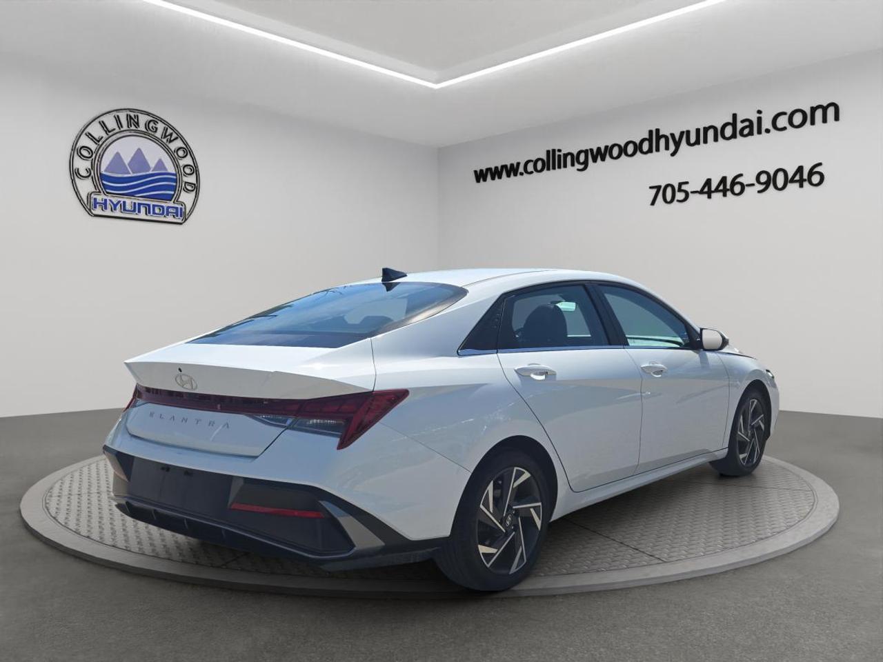 2024 Hyundai Elantra Luxury Photo