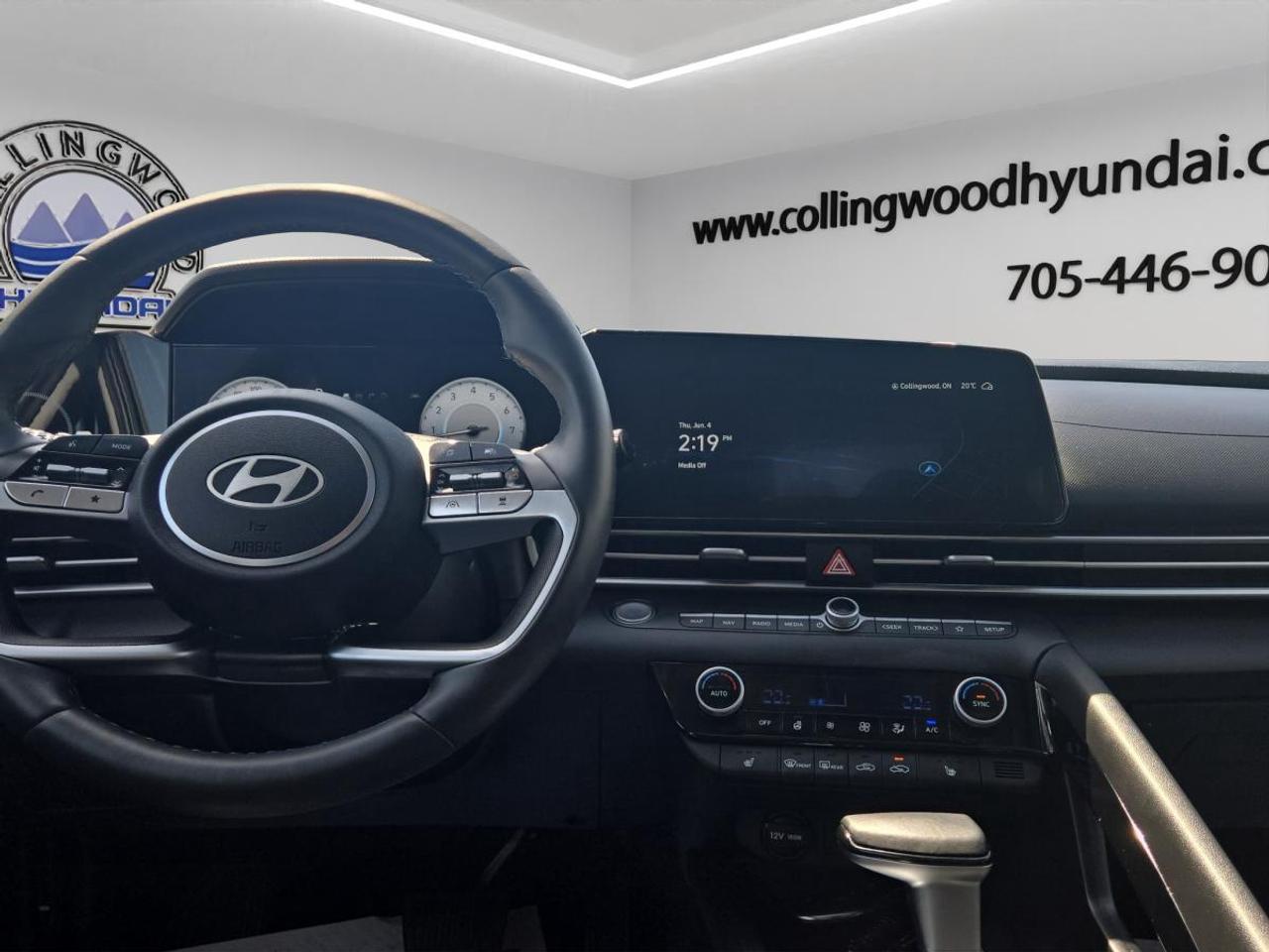 2024 Hyundai Elantra Luxury Photo