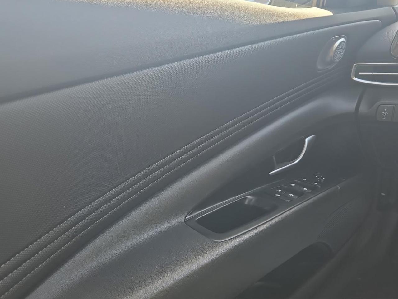 2024 Hyundai Elantra Luxury Photo