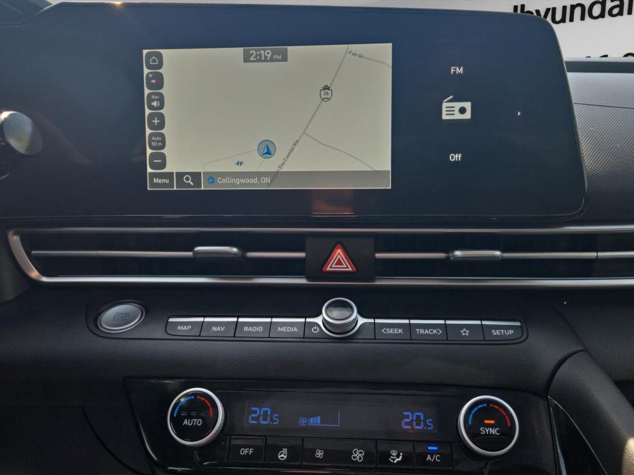 2024 Hyundai Elantra Luxury Photo
