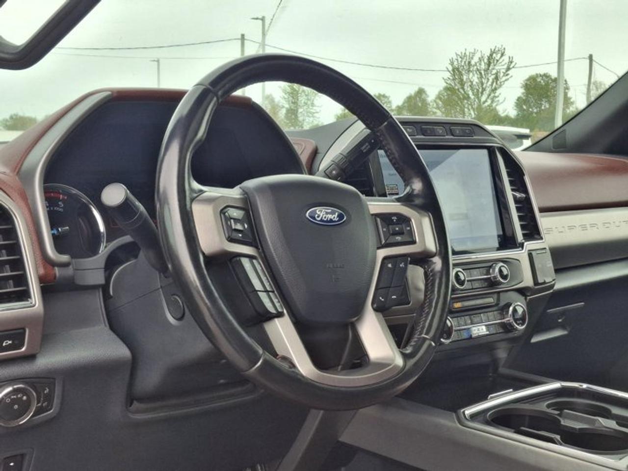 2022 Ford F-450 Super Duty DRW Platinum DRW 4X4 | Dually | 6.7L Diesel | FX4 | Leather | Twin Panel Moonroof | Nav | 360 Cam & More Photo