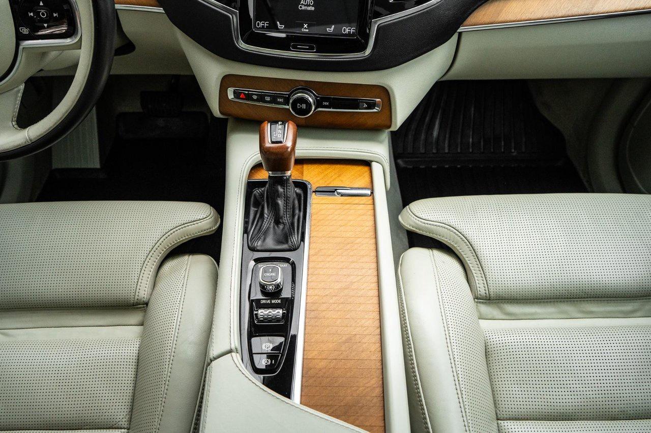 2016 Volvo XC90 T6 Inscription Photo