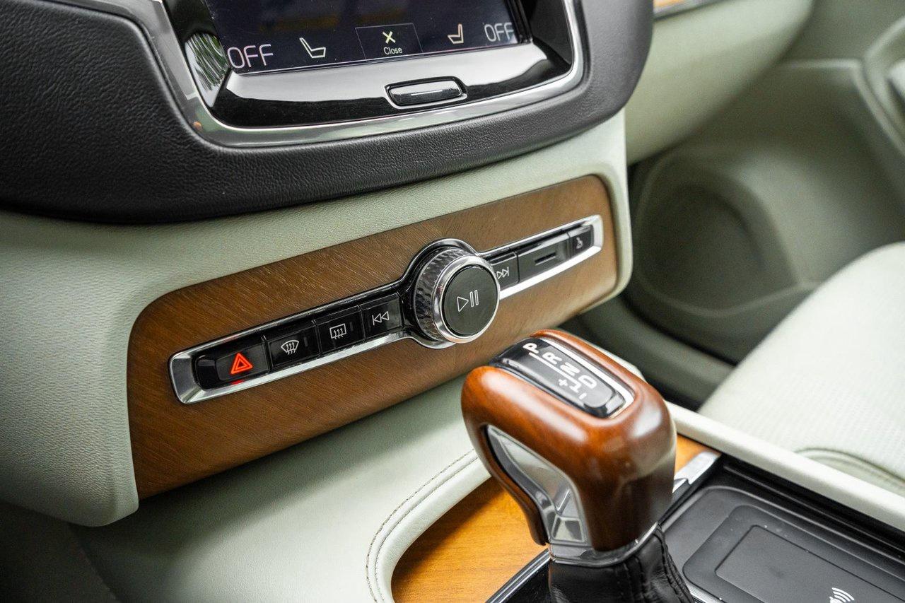 2016 Volvo XC90 T6 Inscription Photo