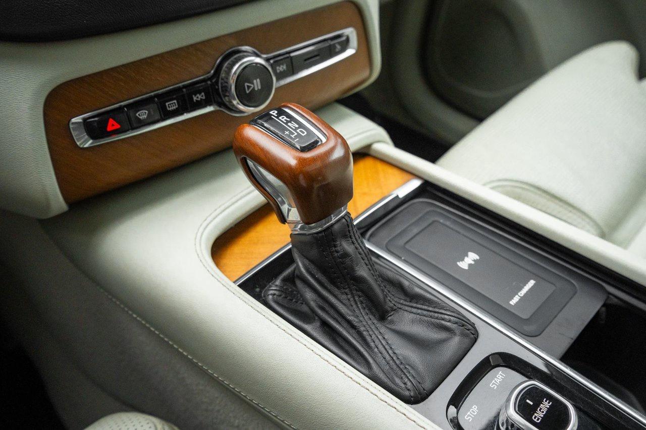 2016 Volvo XC90 T6 Inscription Photo