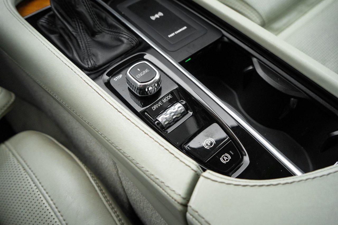 2016 Volvo XC90 T6 Inscription Photo
