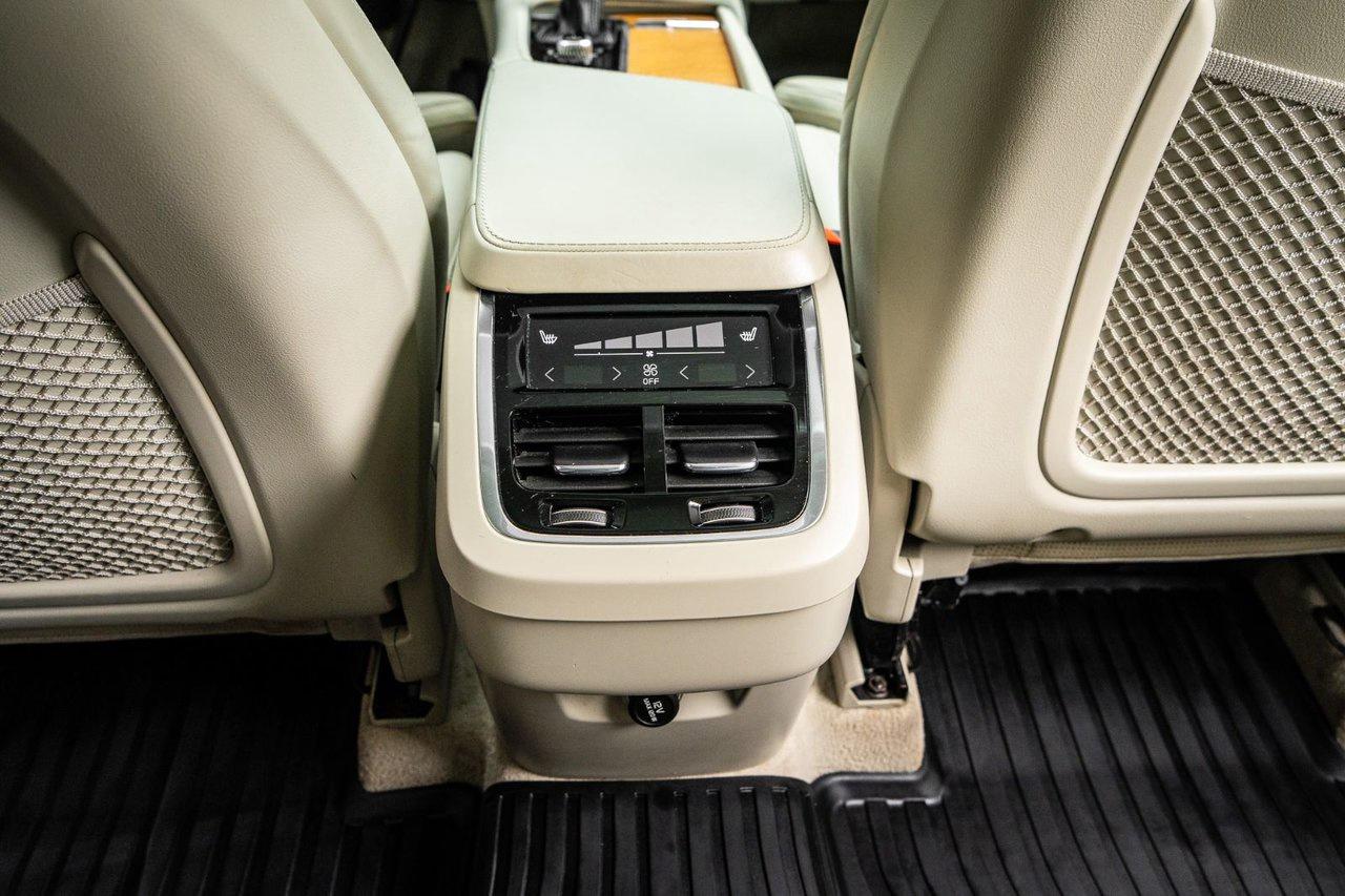 2016 Volvo XC90 T6 Inscription Photo