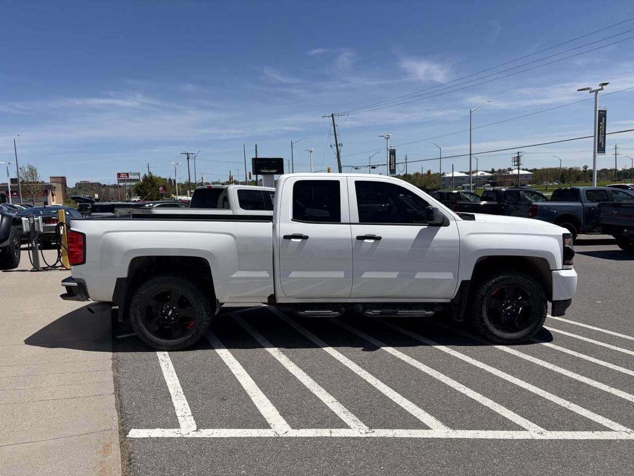 2018 Chevrolet Silverado 1500 LT Photo