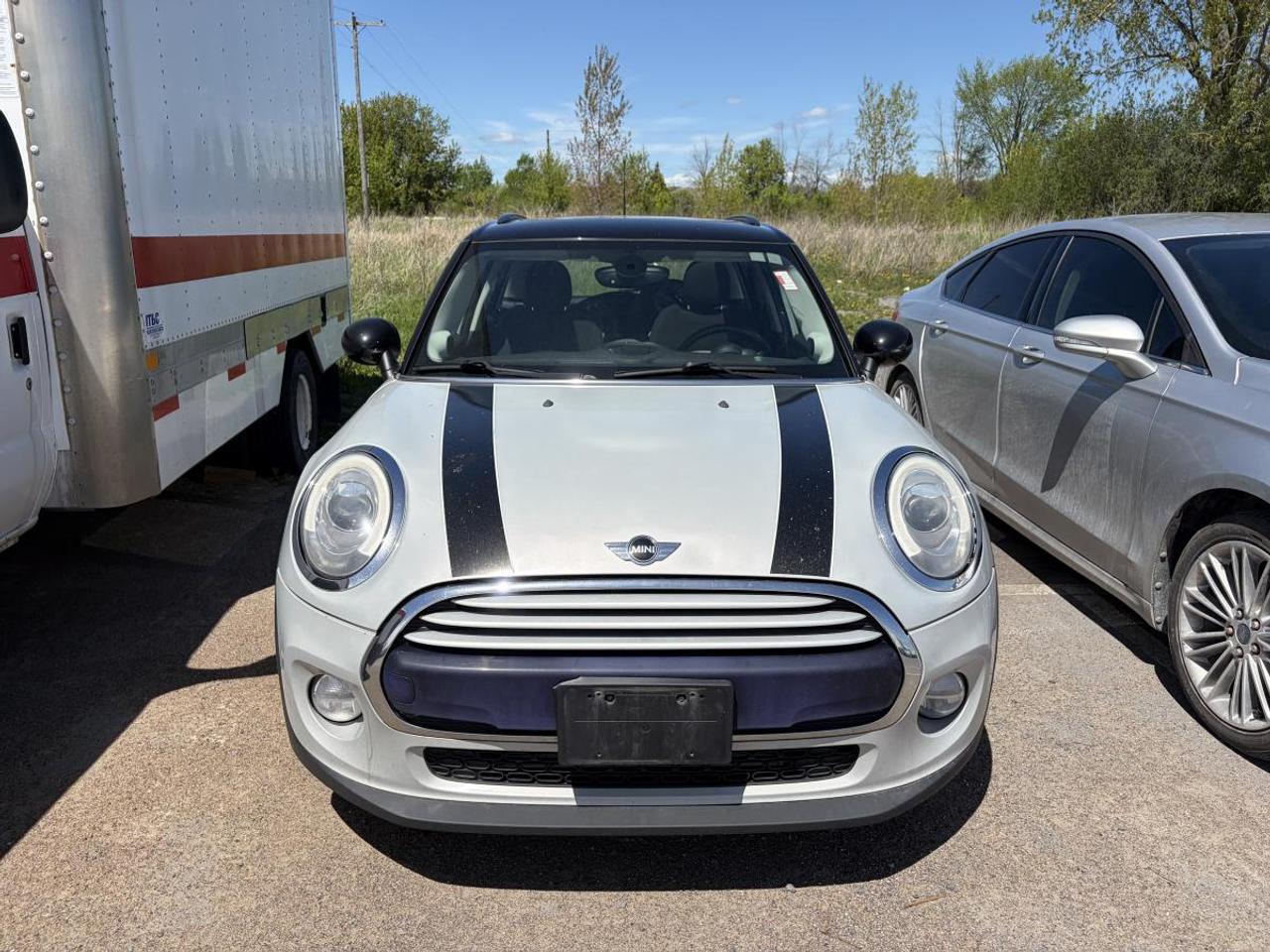 2015 MINI Cooper Hardtop Base Photo