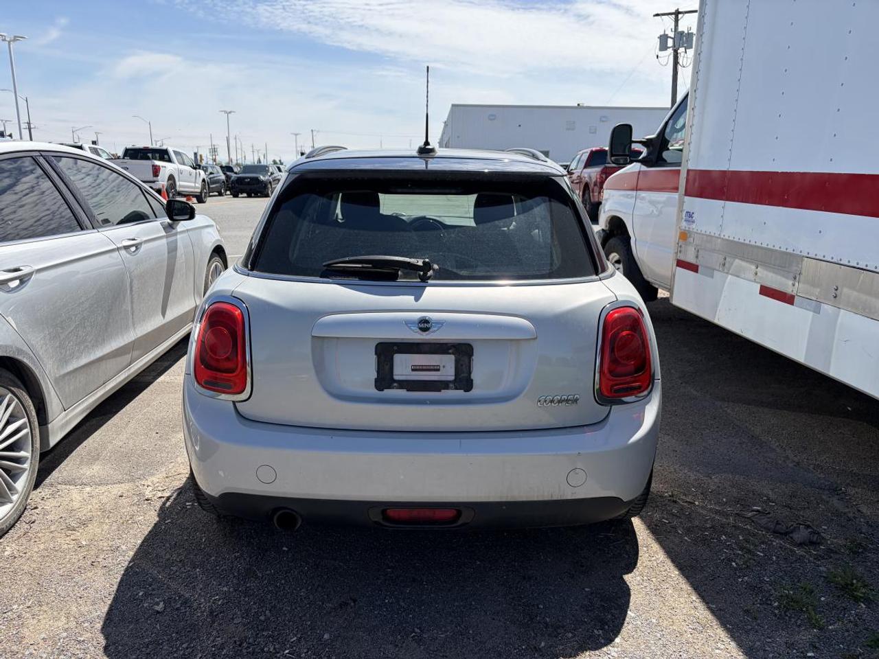 2015 MINI Cooper Hardtop Base Photo