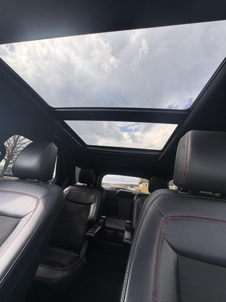 2024 Ford Explorer ST-Line Photo