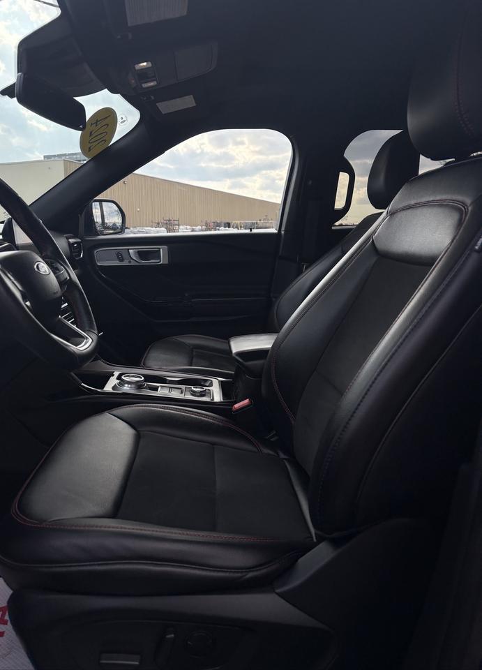 2024 Ford Explorer ST-Line Photo