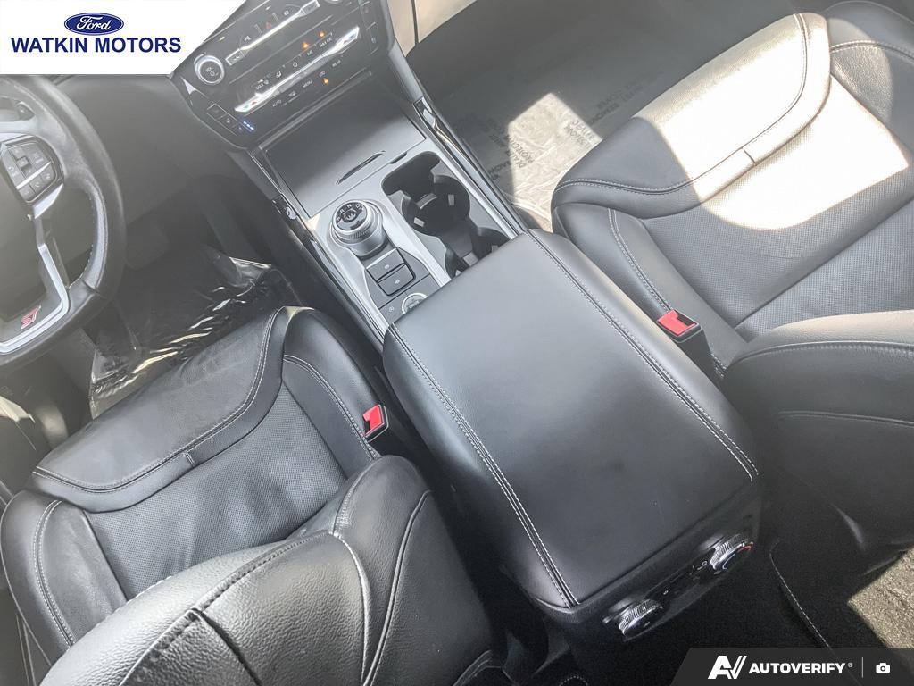 2023 Ford Explorer ST photo 21